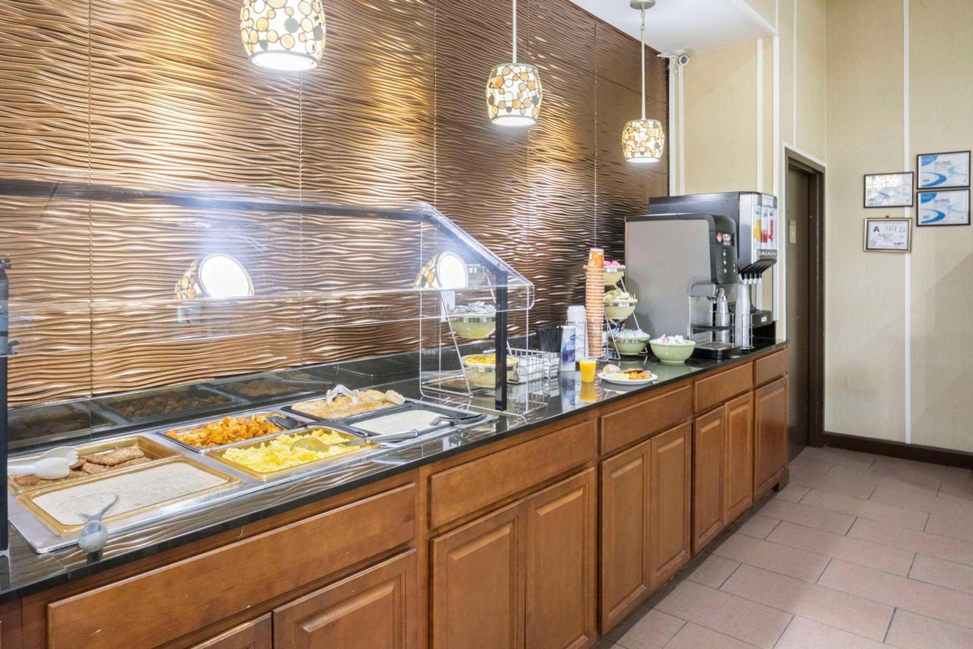 Quality Suites Hickory South Esterno foto