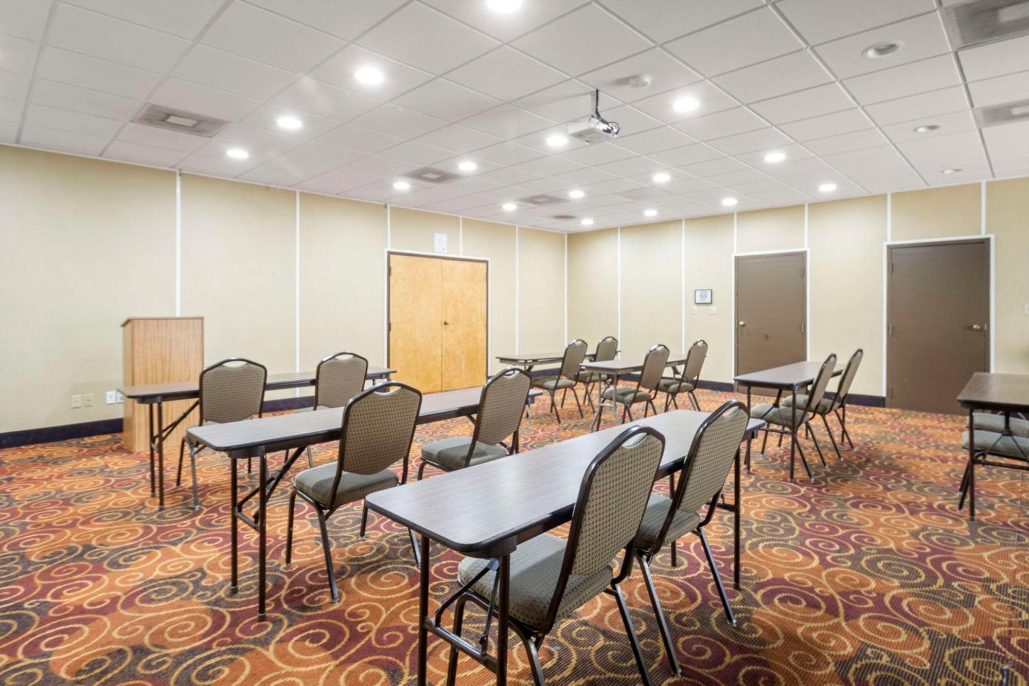 Quality Suites Hickory South Esterno foto