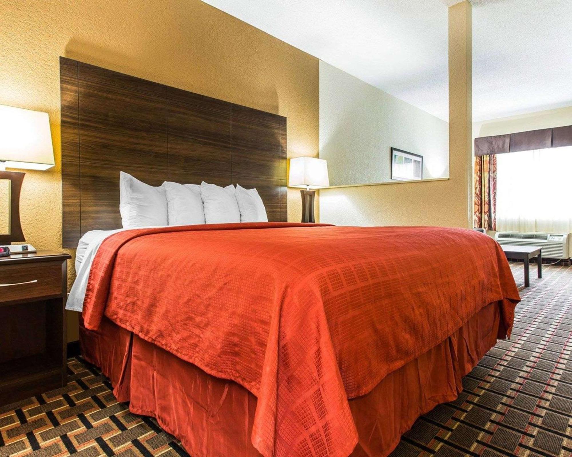 Quality Suites Hickory South Esterno foto