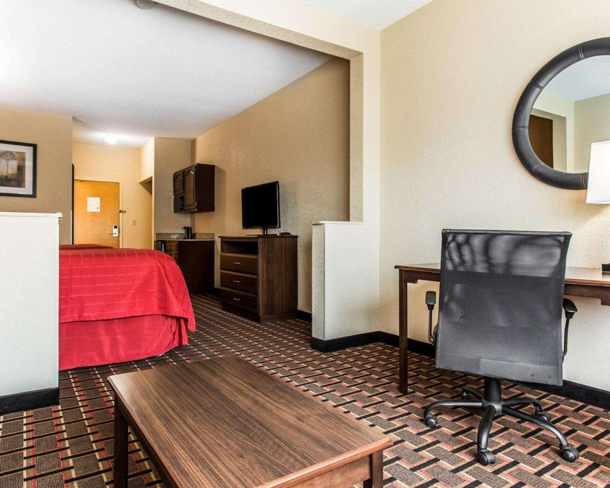 Quality Suites Hickory South Esterno foto