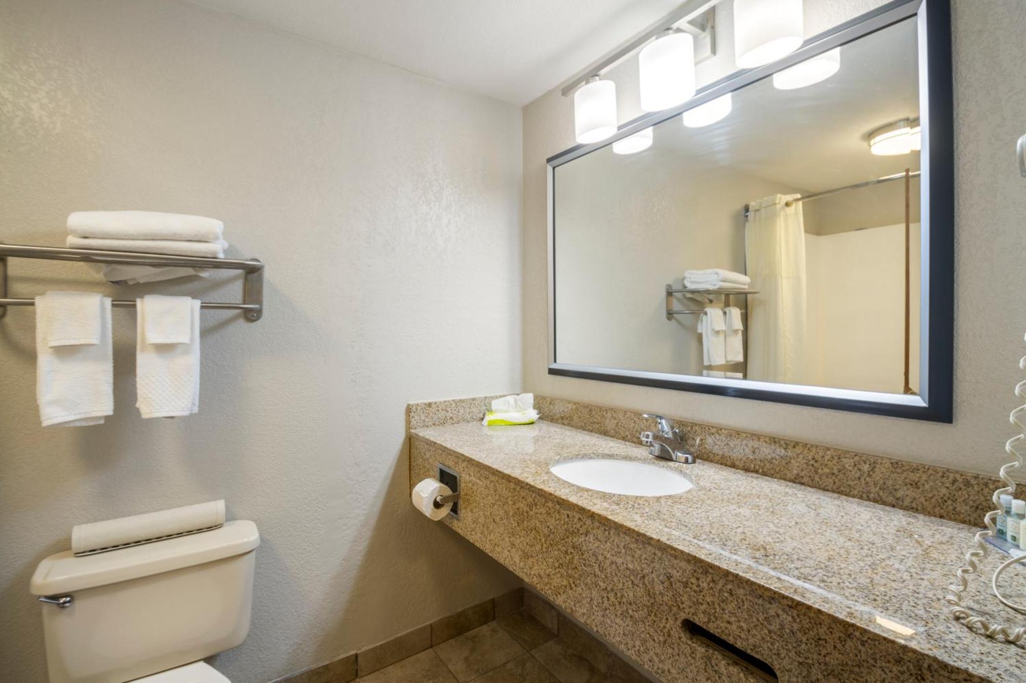 Quality Suites Hickory South Esterno foto