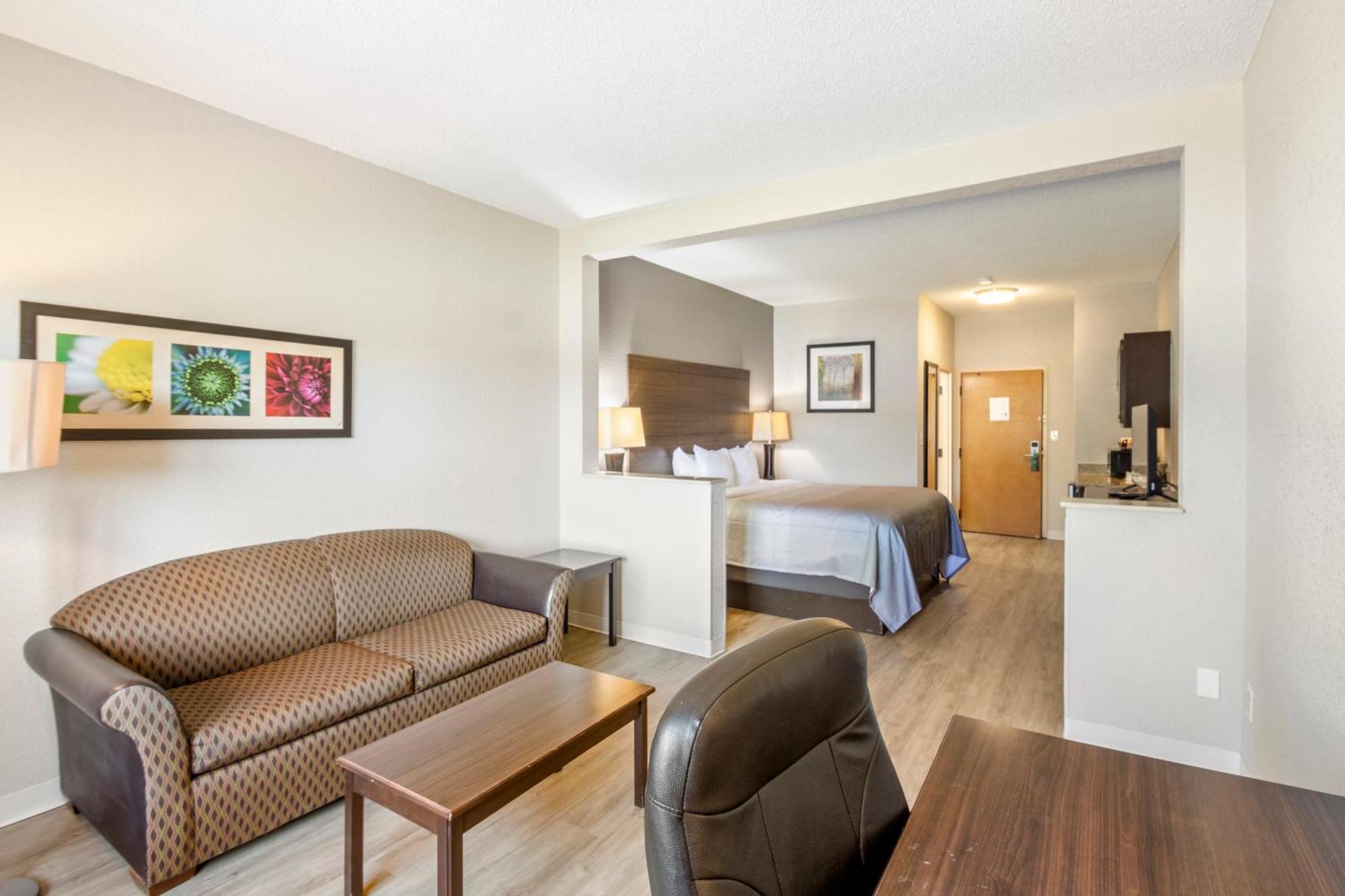 Quality Suites Hickory South Esterno foto