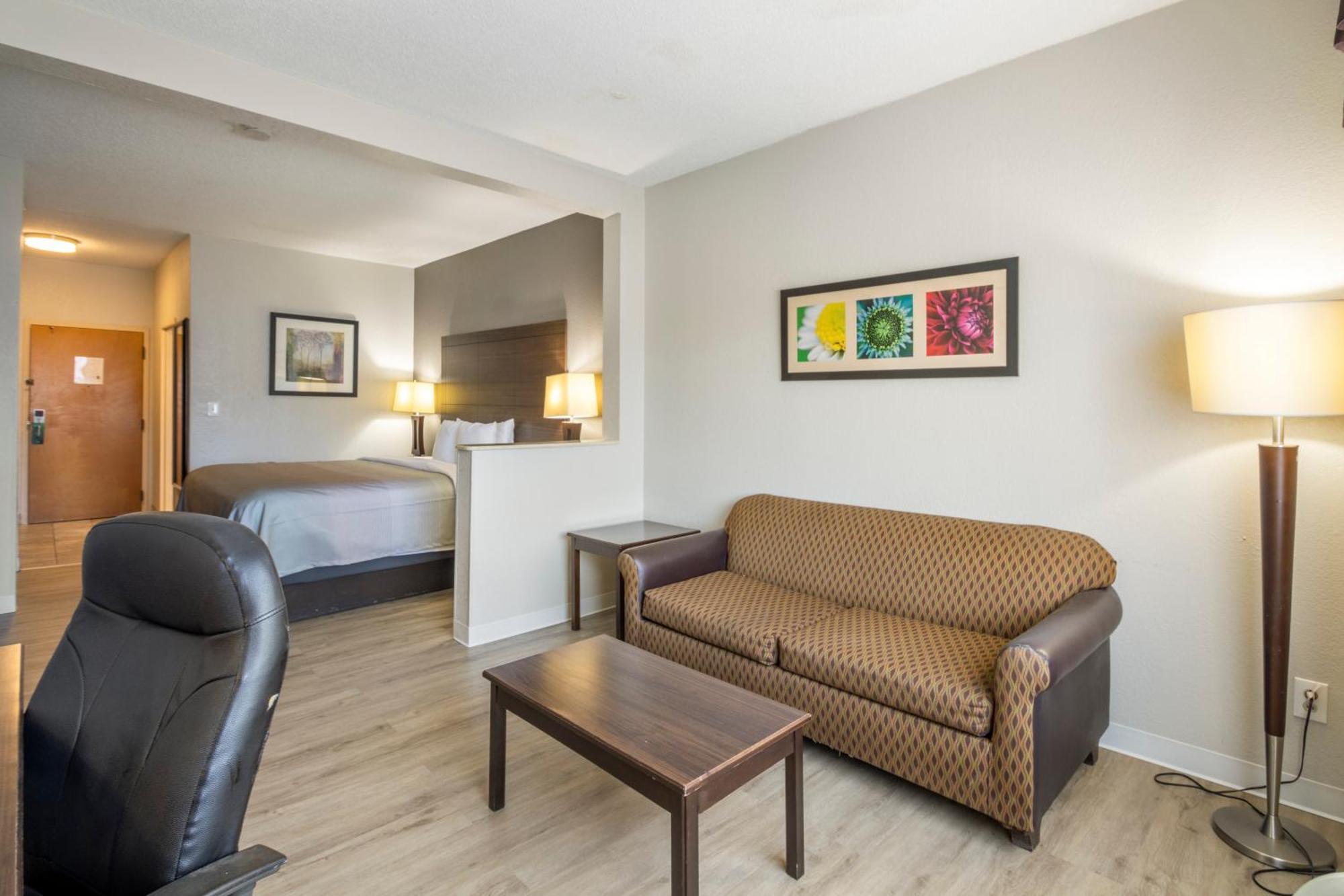 Quality Suites Hickory South Esterno foto
