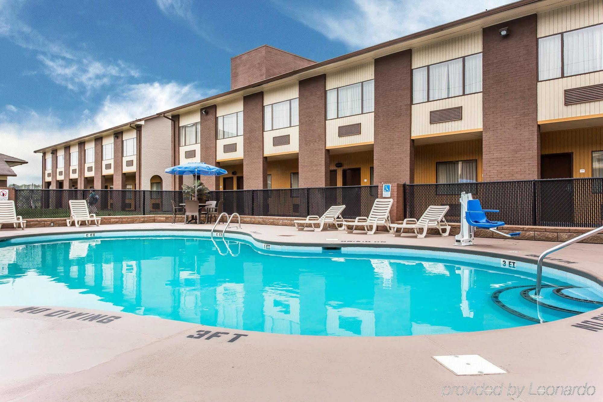 Quality Suites Hickory South Esterno foto