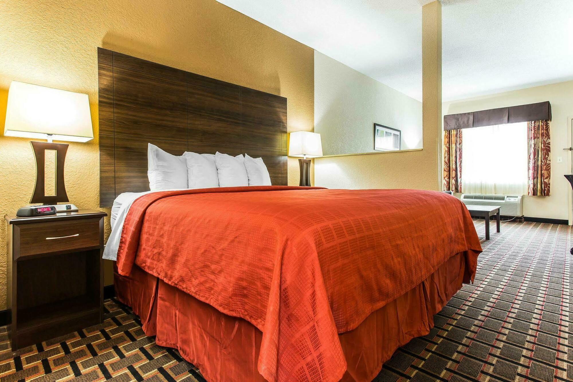 Quality Suites Hickory South Esterno foto