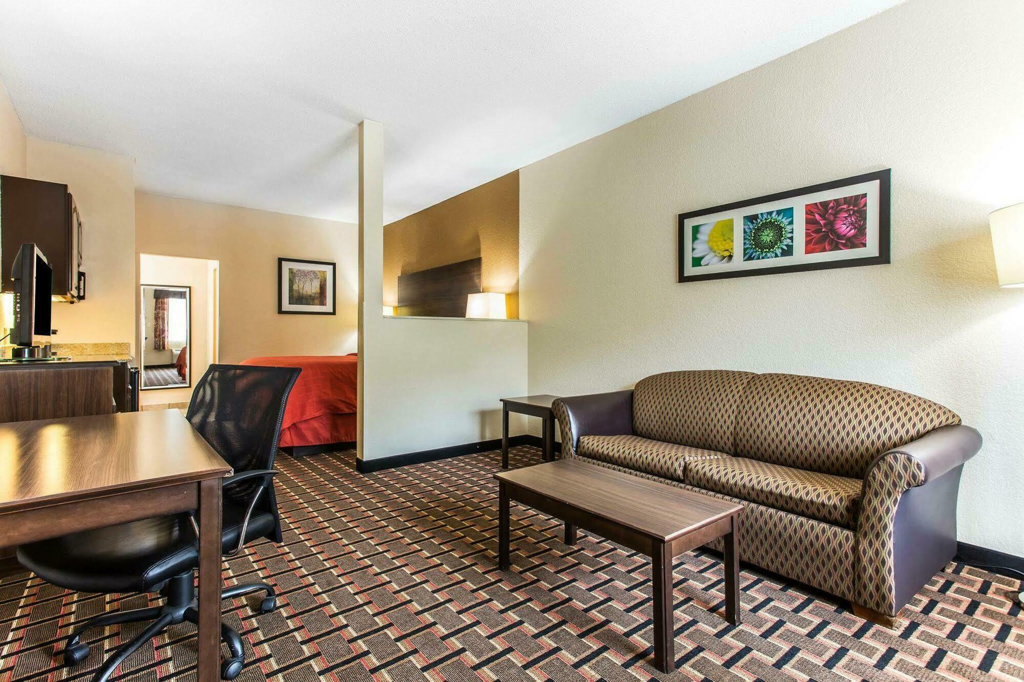 Quality Suites Hickory South Esterno foto